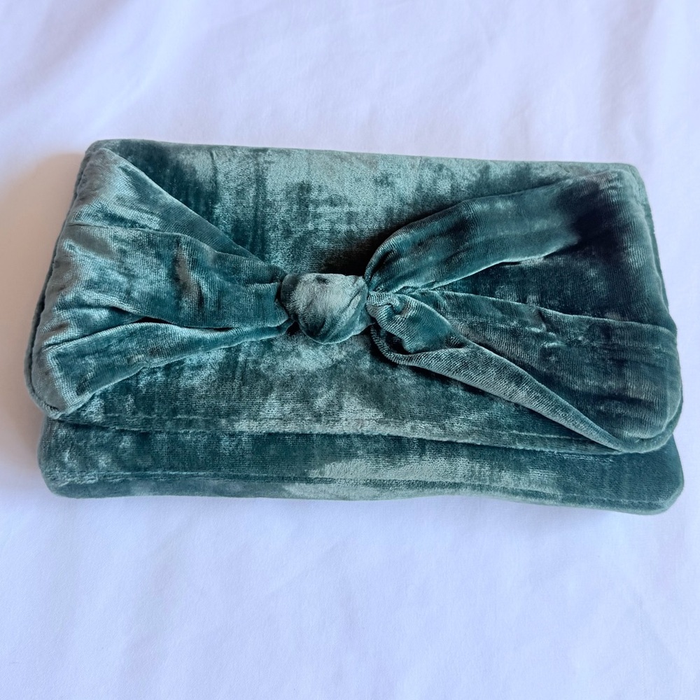Anthropologie Green Velvet Clutch Mob Wife Approved Like New Condition